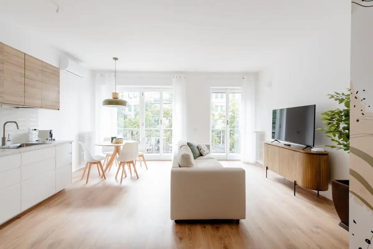 Luxury 2 Bedroom Apartament, Close To San Siro, Fiera And 10 Min Metro To Duomo Мілан Екстер'єр фото