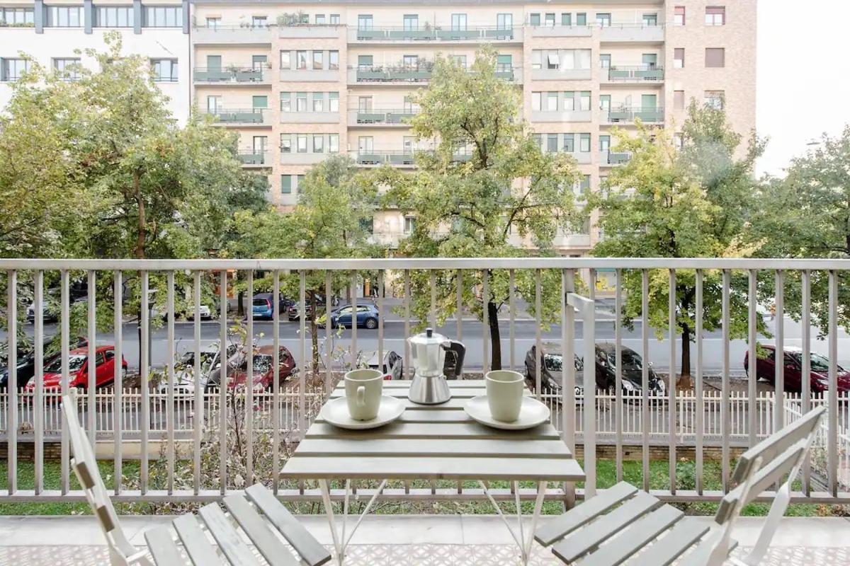 Luxury 2 Bedroom Apartament, Close To San Siro, Fiera And 10 Min Metro To Duomo Мілан Екстер'єр фото
