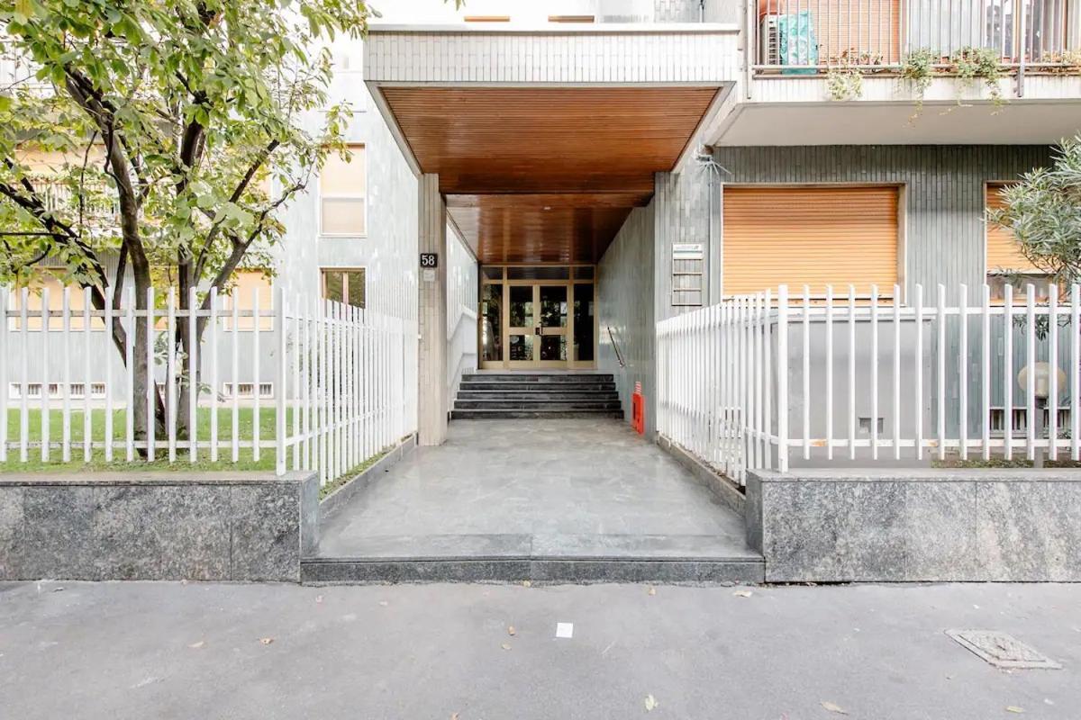 Luxury 2 Bedroom Apartament, Close To San Siro, Fiera And 10 Min Metro To Duomo Мілан Екстер'єр фото