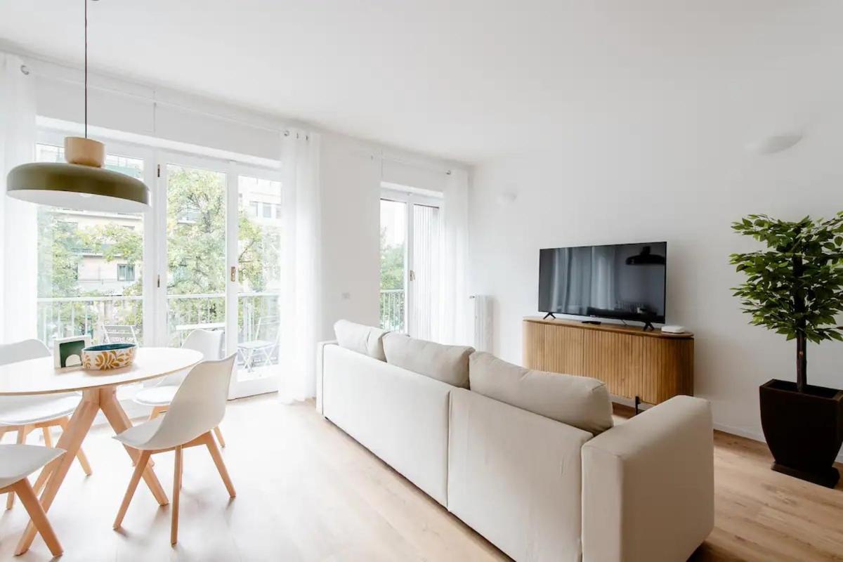Luxury 2 Bedroom Apartament, Close To San Siro, Fiera And 10 Min Metro To Duomo Мілан Екстер'єр фото