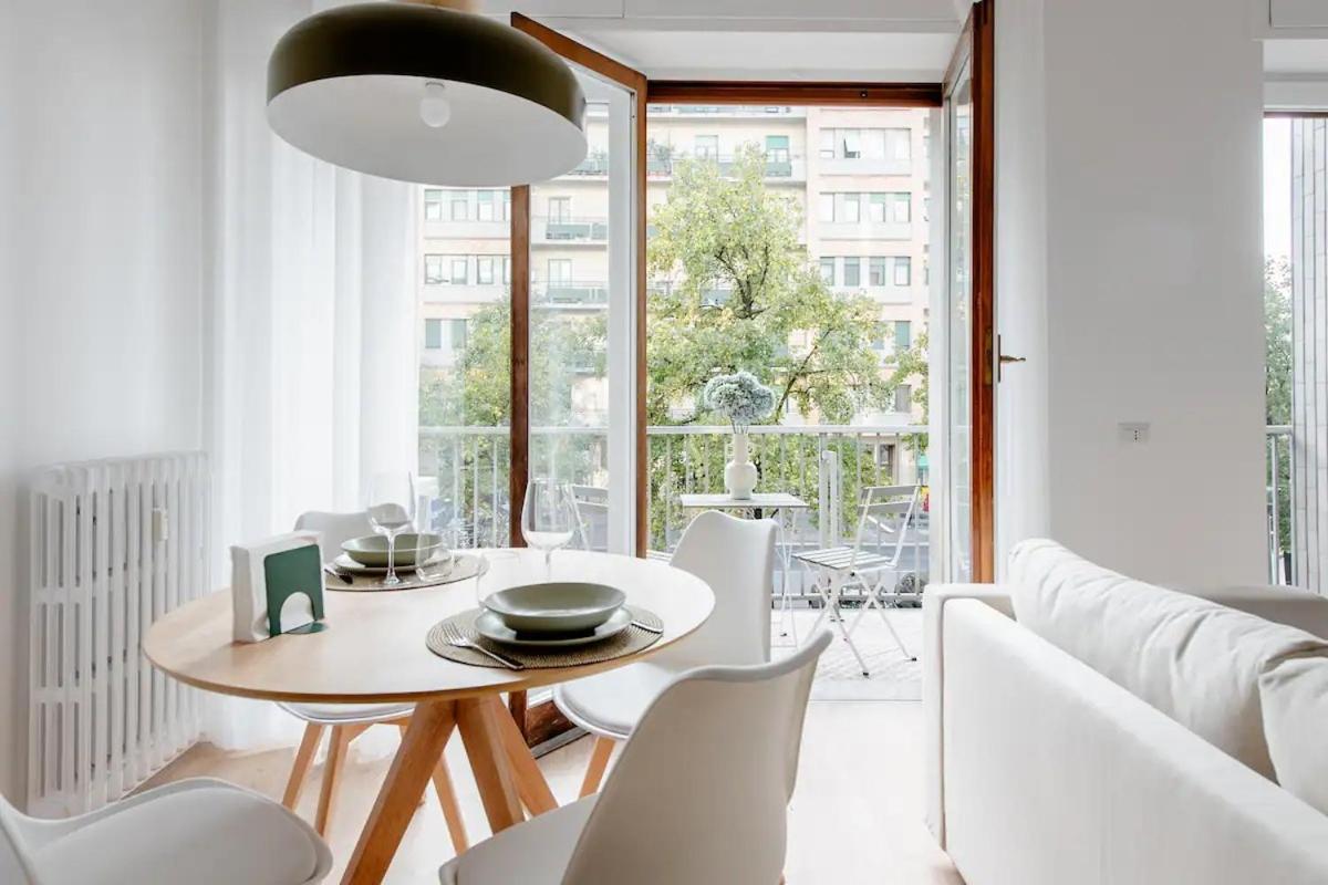 Luxury 2 Bedroom Apartament, Close To San Siro, Fiera And 10 Min Metro To Duomo Мілан Екстер'єр фото